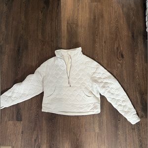 Lululemon Oversized Quilted Cropped scuba funnel neck. Size xs/s